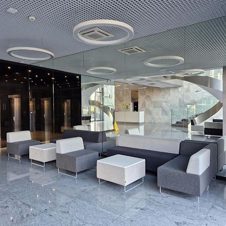 Apartamenty Wola Tower Na Prymasa - Z Widokiem Na City วอร์ซอ ภายนอก รูปภาพ