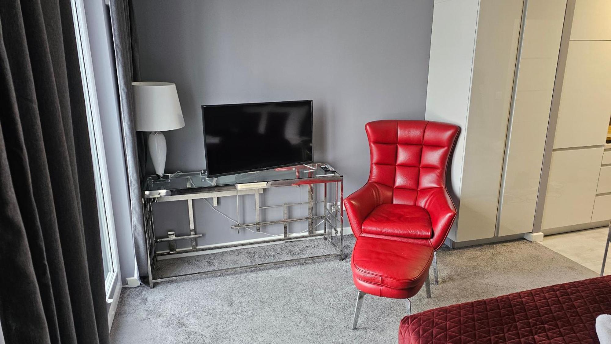 Apartamenty Wola Tower Na Prymasa - Z Widokiem Na City วอร์ซอ ภายนอก รูปภาพ