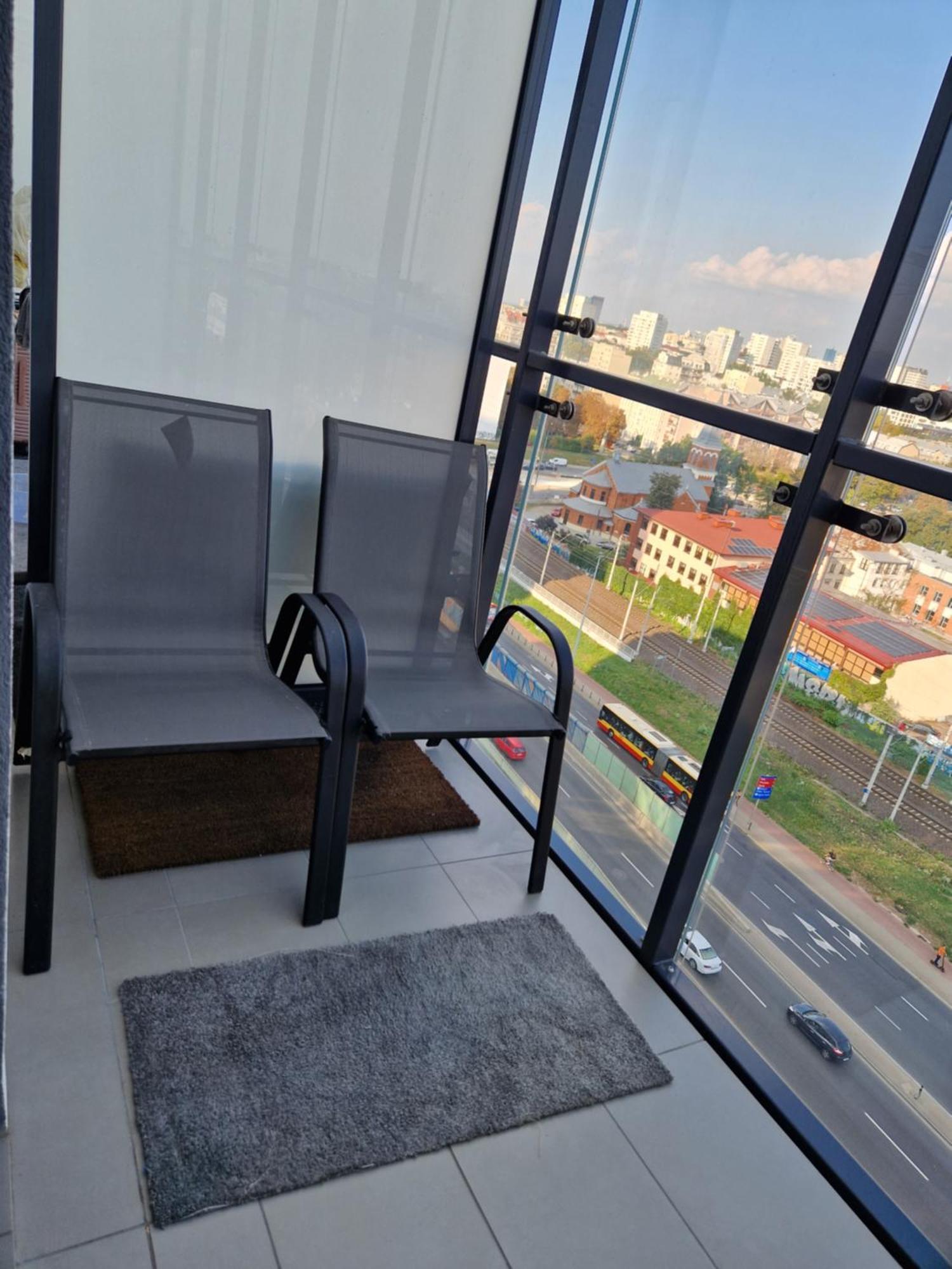 Apartamenty Wola Tower Na Prymasa - Z Widokiem Na City วอร์ซอ ภายนอก รูปภาพ