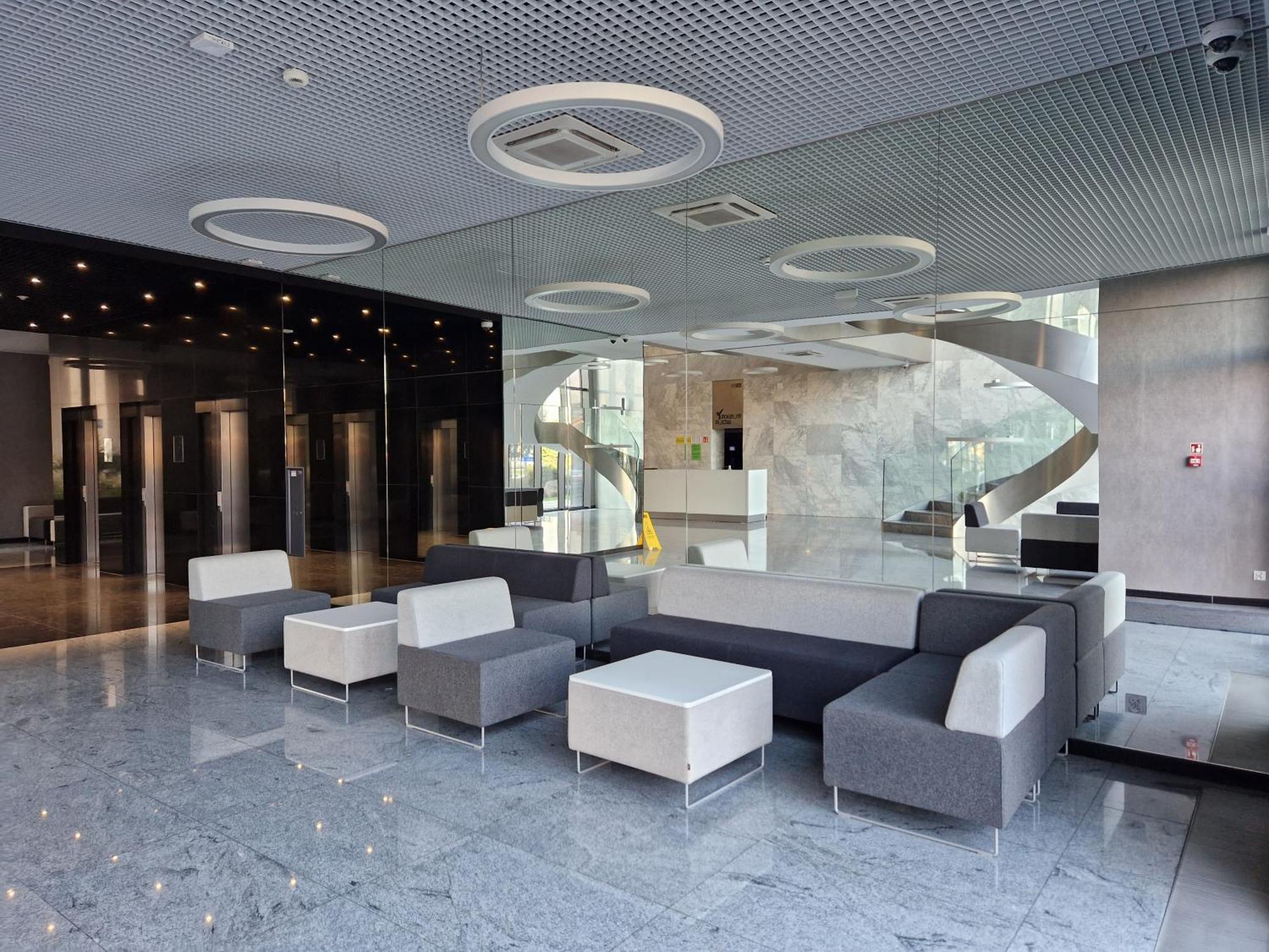 Apartamenty Wola Tower Na Prymasa - Z Widokiem Na City วอร์ซอ ภายนอก รูปภาพ